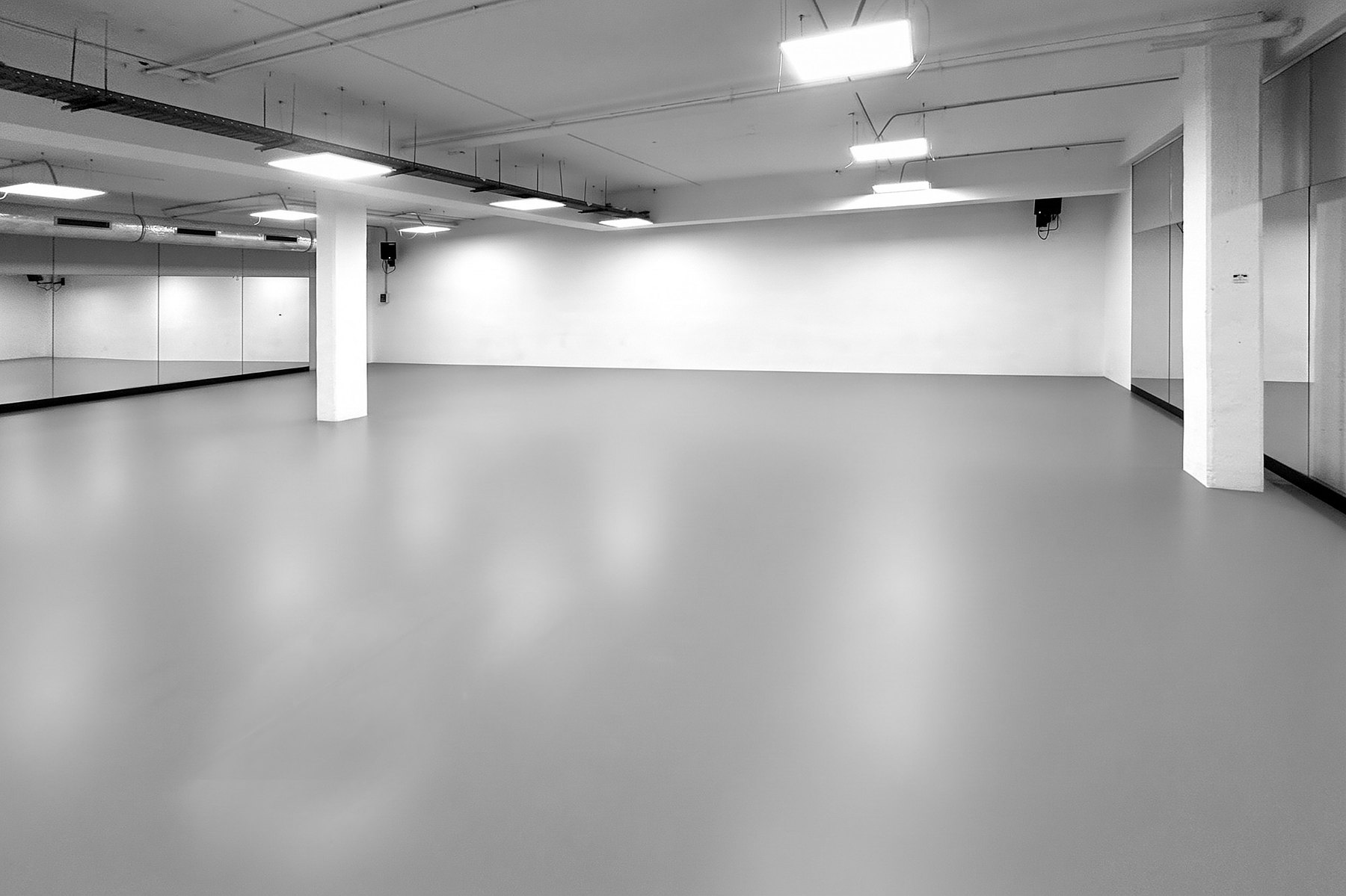 La Sala 3: una pianta ampia con specchi su più pareti